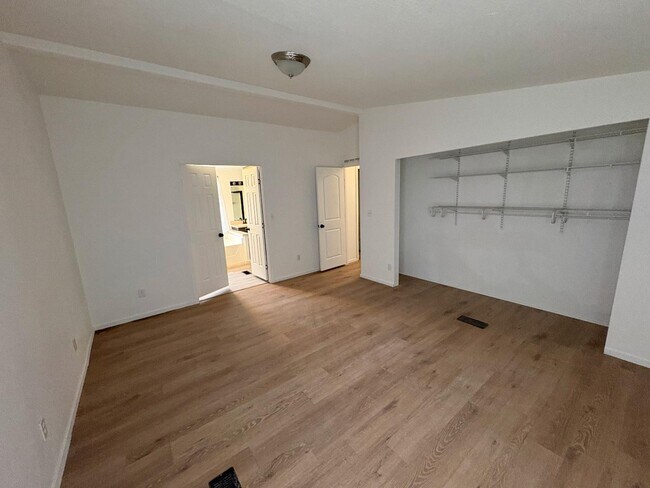 Building Photo - 399 Senger Rd