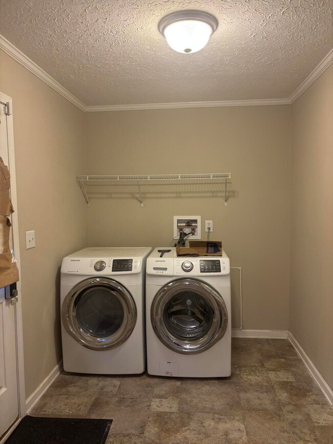 Building Photo - 205 Joy Rd