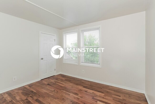Building Photo - 3 Bedroom Pet-Friendly Home in Louisville,...