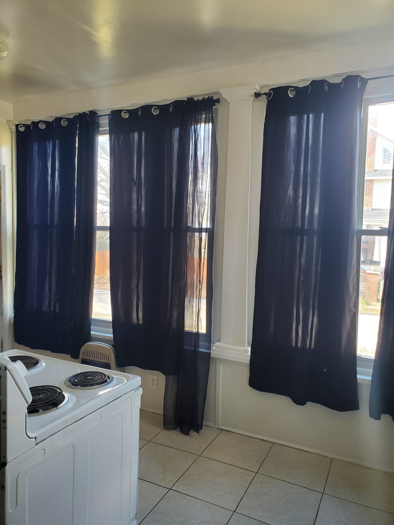 Building Photo - 5513 Edna Ave