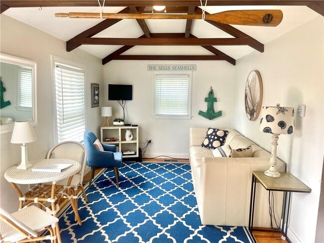 Building Photo - 74 Orchard Ave