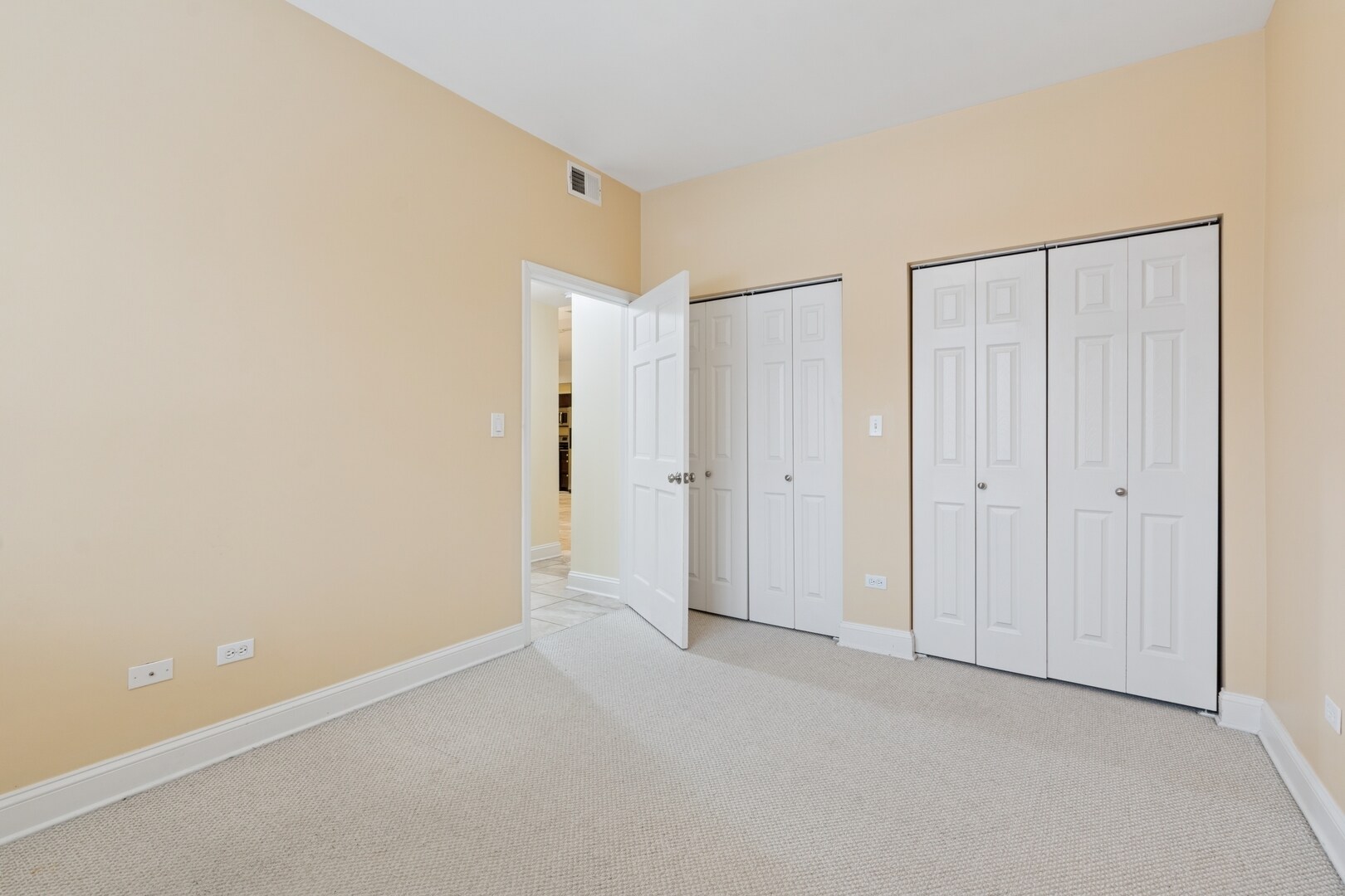 Building Photo - 2801 W Ardmore Ave