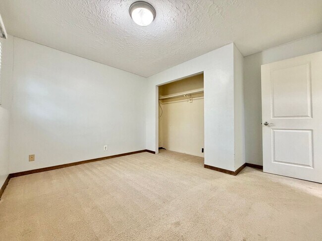Building Photo - 3230 N 2400 E