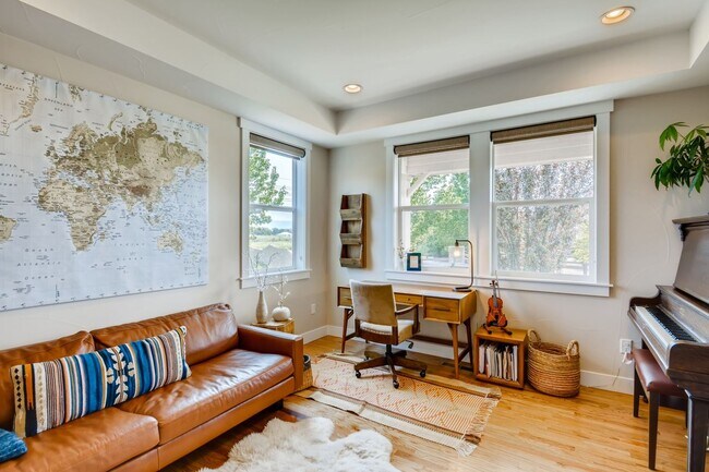 Building Photo - Spacious 5 BDR Family Home in Niwot