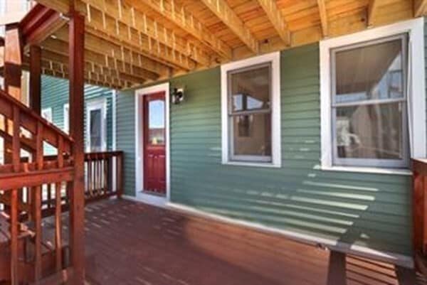 Building Photo - 436 Main St