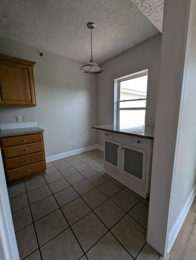 Building Photo - 3738 Riverbed Ln SE
