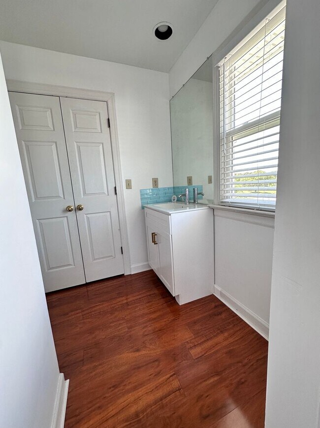 Building Photo - Pinewell By The Bay-4 Bedroom 3.5 Bath