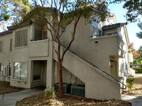 Building Photo - 2 Bedroom 2 Bathroom in Canyon Willows