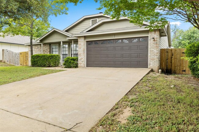 Building Photo - 1505 Charolais Dr