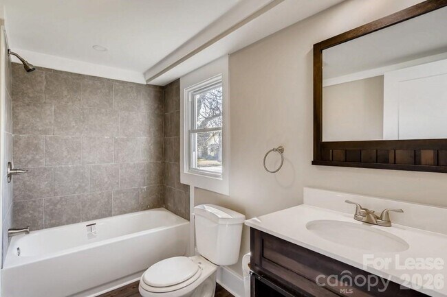 Building Photo - 503 N Church St