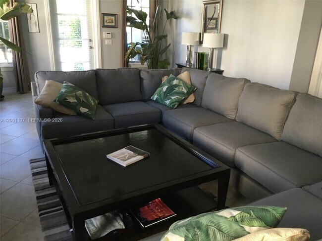 Building Photo - 184 W Bay Cedar Cir