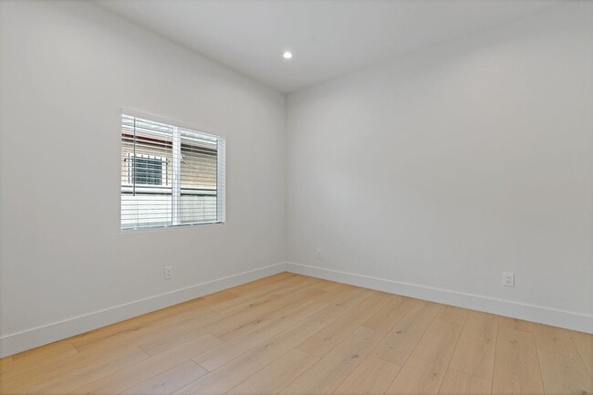 Building Photo - Beautifully Renovated 3-Bedroom Home – Mod...