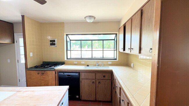 Building Photo - 3815 Ridgeline Dr