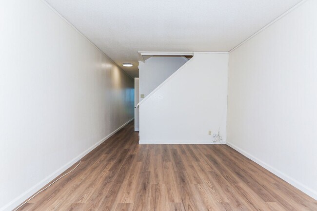 Building Photo - Ridgeway - Renovated two story, 2 bedroom, 1 bath with 1 uncovered parking stall