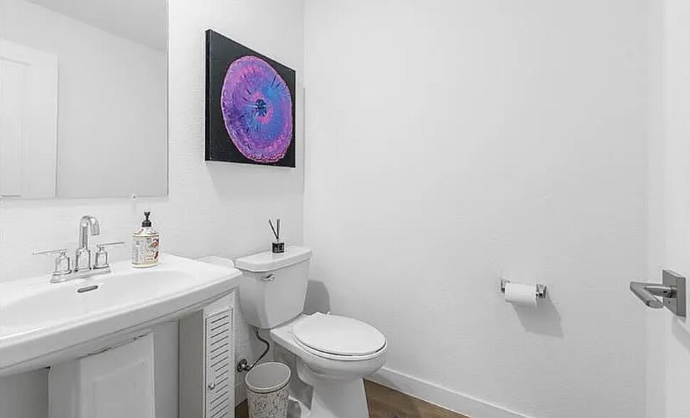 Building Photo - 531 NW 17th St