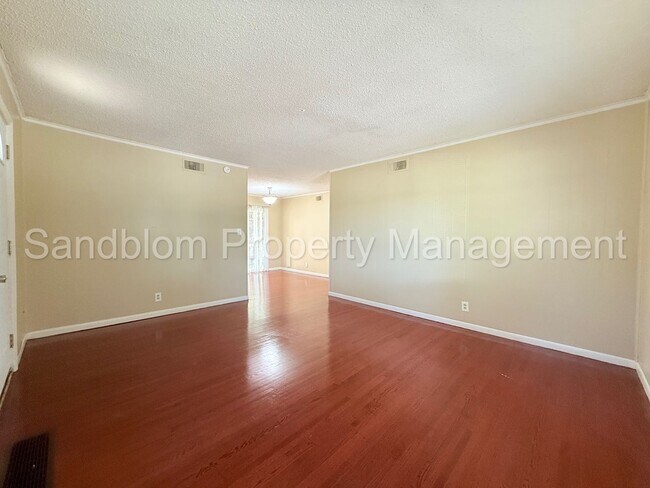 Building Photo - For Lease | Tulsa | Available Now!