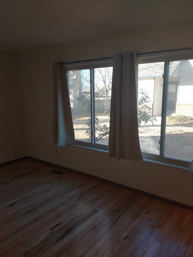 Building Photo - 909 44th Ave Ct