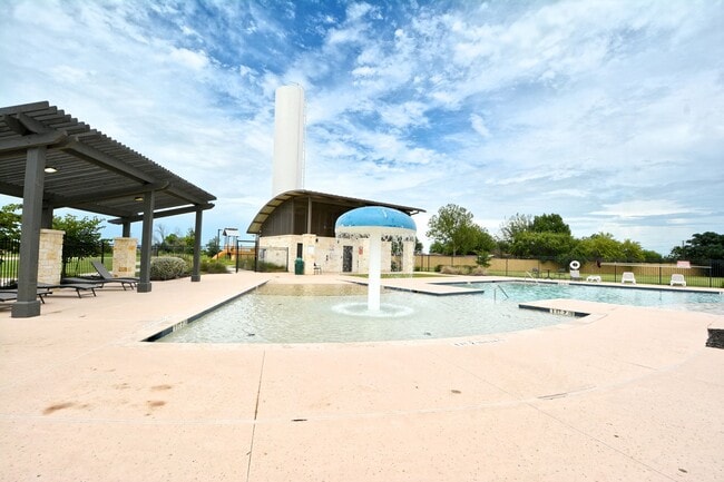 Building Photo - 512 Dakota Crk