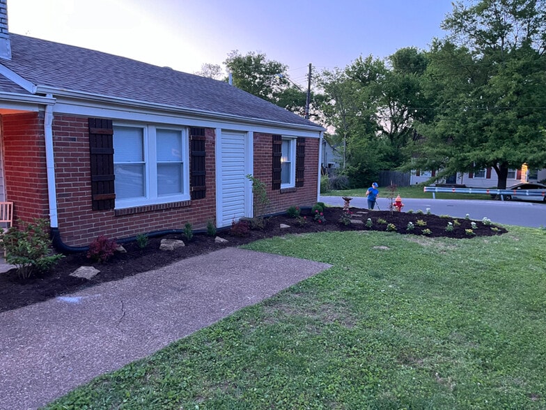 Building Photo - 2701 Hartford Dr