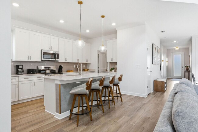 Building Photo - 7866 Poplin St