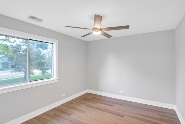 Building Photo - 350 Newgate Ct