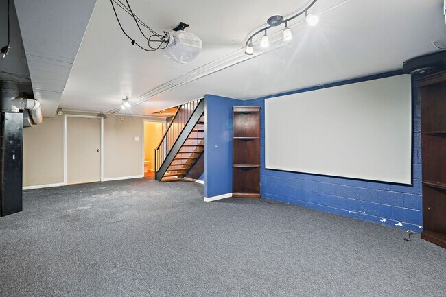 Building Photo - 1285 Delaware Ave SW