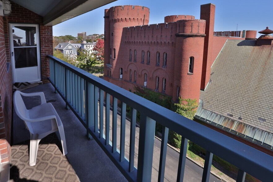 Balcony - 50 S Common St