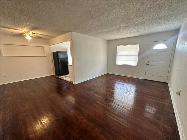 Building Photo - 5104 Londonderry Blvd