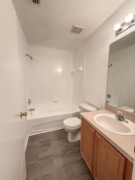 Building Photo - 7328 E Bank Dr