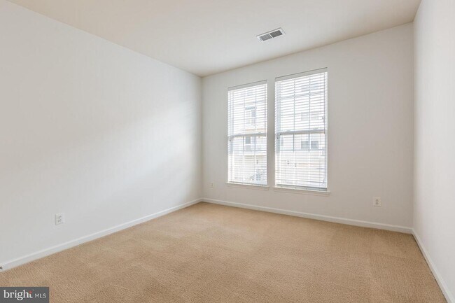 Building Photo - 2376 Merseyside Dr