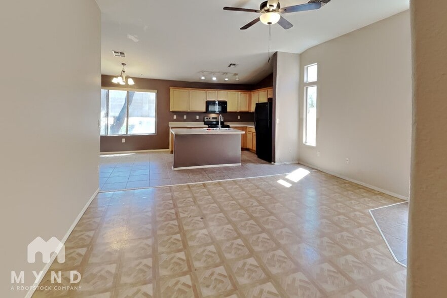 Building Photo - 2018 E Calle Arroyo Lindo