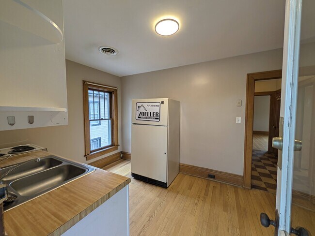 Building Photo - 68 Garber St