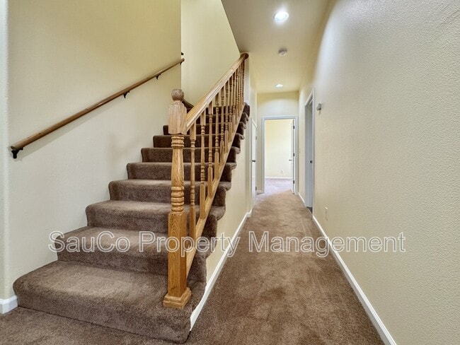 Building Photo - 2485 Meridian Dr