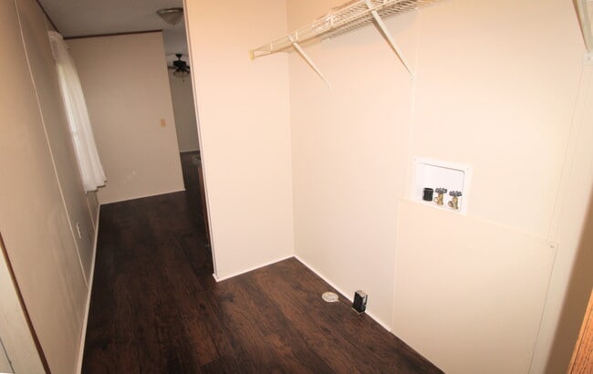 Building Photo - 121 Turtle Cove Dr