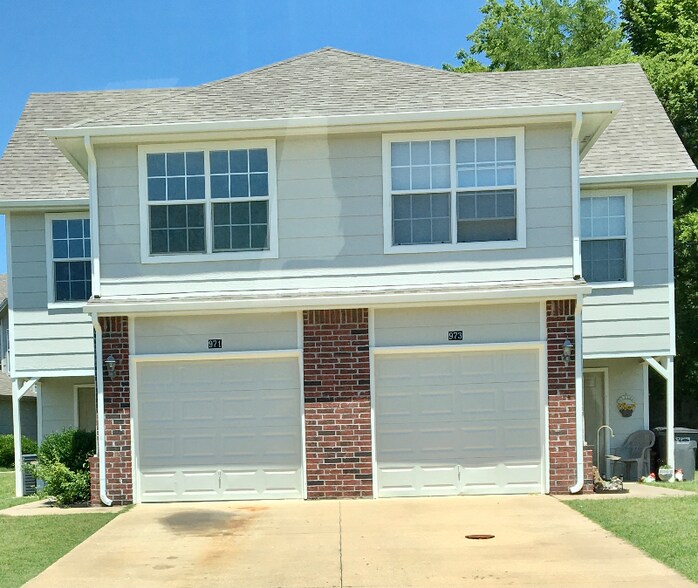 Primary Photo - 955 Hamilton Falls