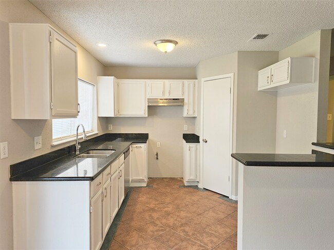 Building Photo - 6103 Wolfboro Dr