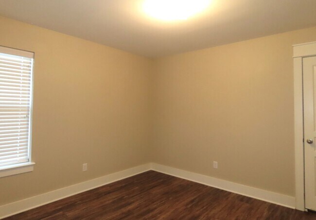 Building Photo - South Tyler! Stunning 5 Bedroom, 3.5 Bath ...