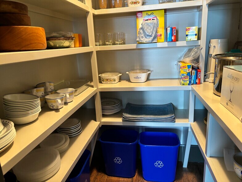 Walk in butler's pantry - 225 E Blaine Ln