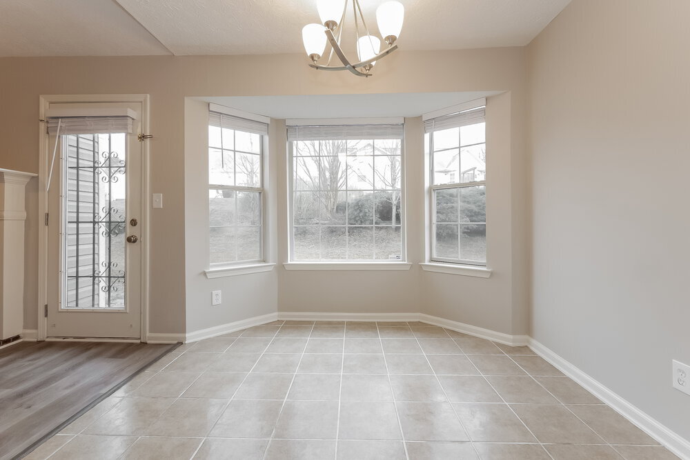 Building Photo - 939 Maple Leaf Ridge