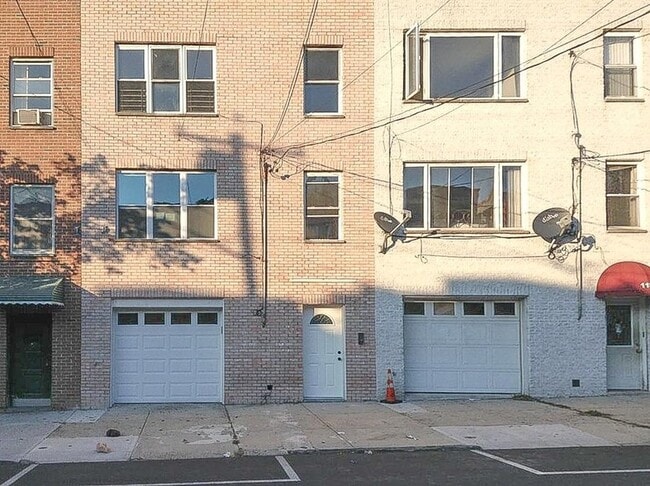 Building Photo - 120 64th St