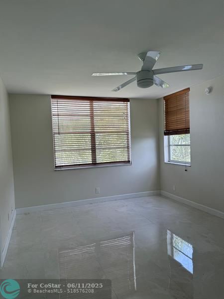 Building Photo - 9420 Poinciana Pl