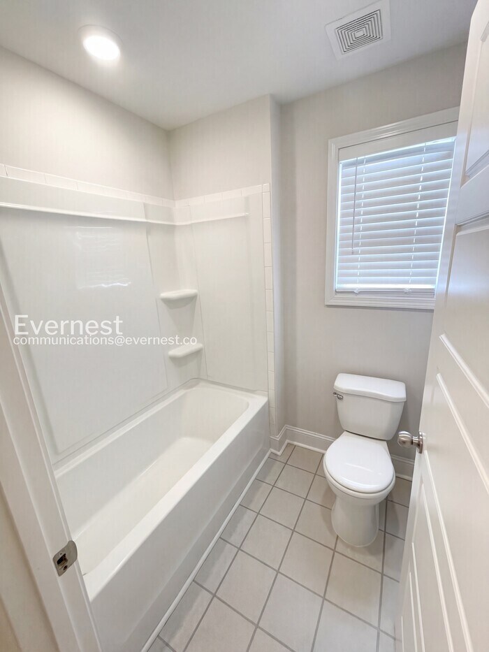 Building Photo - 817 Marksman Ct