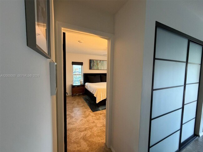 Building Photo - 5704 SW 116th Ave