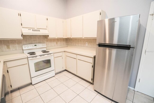 Building Photo - 2764 Kavalier Dr
