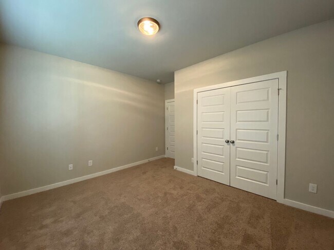 Building Photo - Home for Rent in Jemison, AL...  Available...