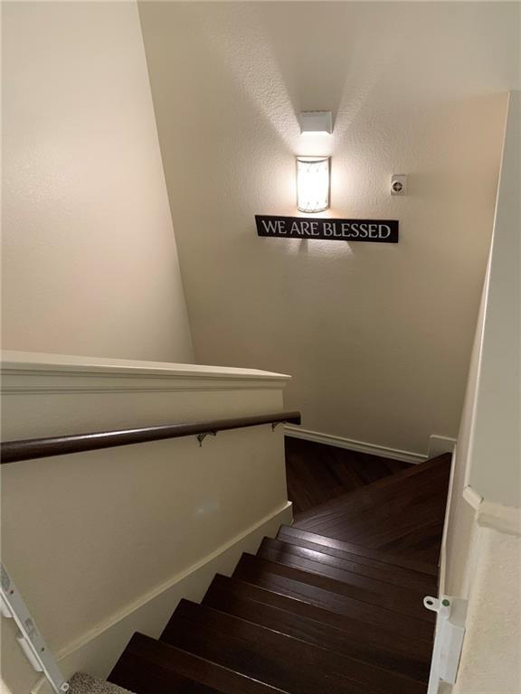 Building Photo - 2808 Red Ivy Cove