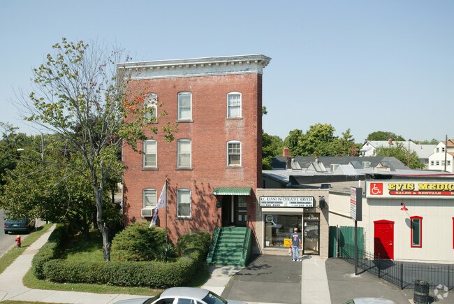 Building Photo - 755-759 Maple Ave