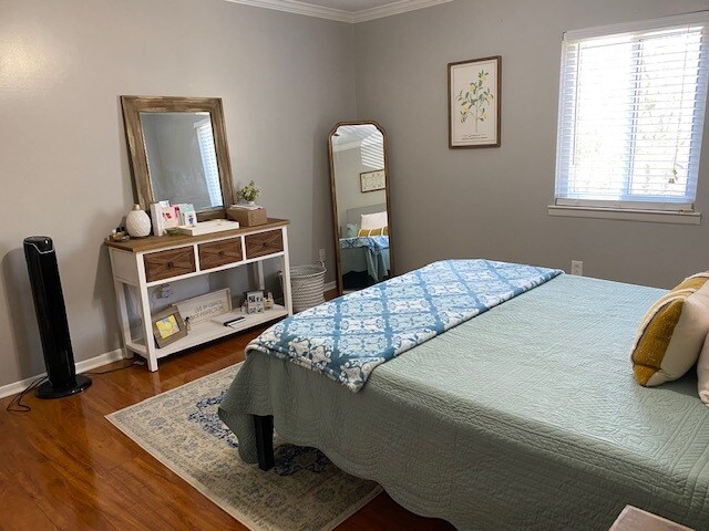 Building Photo - 1002 Woodland Vlg