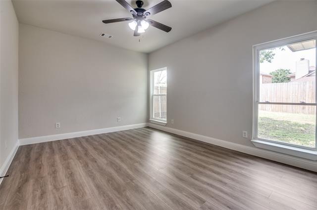 Building Photo - 829 Foxridge Dr