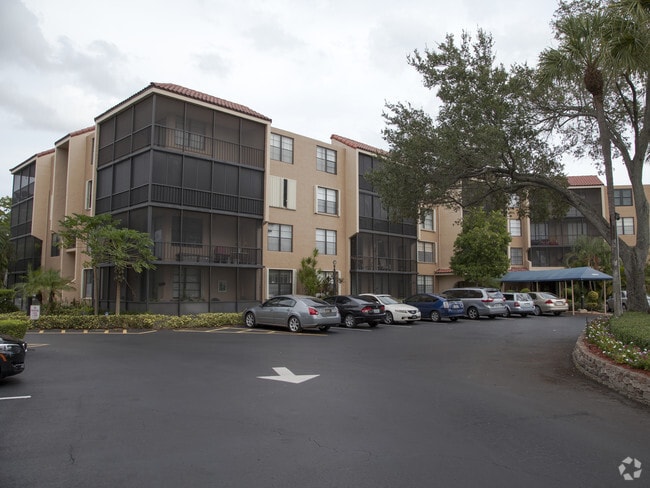 Building Photo - Fairways of Emerald Hills